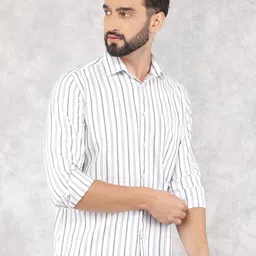 Crimsoune Club Men Smart Spread Collar Vertical Striped Cotton Slim Fit Casual Shirt-picture-13