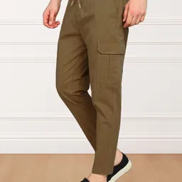 Gaucha Men Jogger Fit Low-Rise Cotton Cargos Trousers image 4