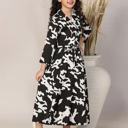 BAESD Print Fit & Flare Midi Dress image 2