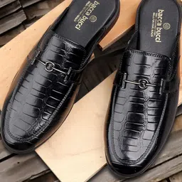 bacca bucci Men Black Textured Slip-On Sneakers-picture-33