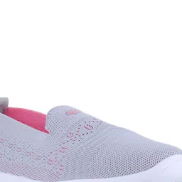 Sparx Women Textured Slip-On Sneakers image 4