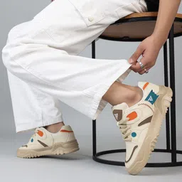 RUN SEVEN Men Colourblocked Lightweight Sneakers image 4