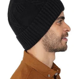 iSWEVEN Unisex Black Beanie image 5