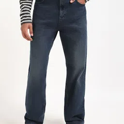Tommy Hilfiger Men Low Distress Light Fade Jeans-image-10