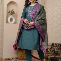 AUZAAI COLLECTION Embroidered Thread Work Pure Cotton Kurta With Trousers & Dupatta image 5