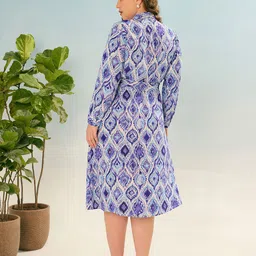 sassafras curve SASSAFRAS Women Abstract Printed Mandarin Collar Midi Warp Dress image 3