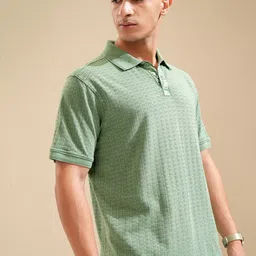 HIGHLANDER Men V-Neck Pockets Slim Fit T-shirt image 3
