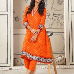 KALINI Ethnic Motifs Printed V-Neck Three-Quarter Sleeves Straight Kurta With Trousers image 5