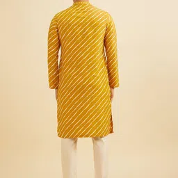 Manyavar Leheriya Printed Sequinned Mandarin Collar Straight Kurta With Trousers image 2