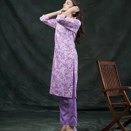 SHREE LAXMINARAYAN EXPORT Floral Printed Mandarin Collar Straight Kurta image 3