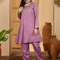 Sangria Embroidered Pure Chinon Silk Tunic With Trouser image 4
