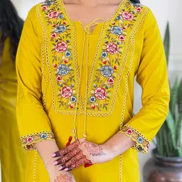 KALINI Floral Yoke Design Tie-Up Neck Thread Work Straight Kurta With Trousers And Dupatta image 3