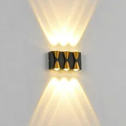 goblet Wallchiere Wall Lamp With Bulb image 2