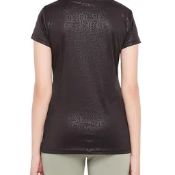 clovia Women's Fitted Active T-Shirt image 4