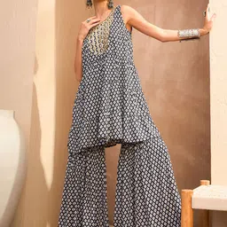 Shae by SASSAFRAS Geometric Printed Tiered A-Line Kurti with Sharara-picture-43