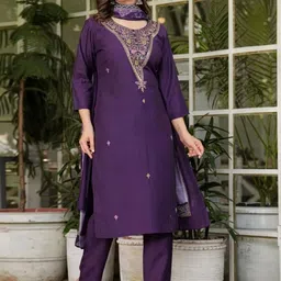 CANIZZARO Women Ethnic Motifs Embroidered Regular Thread Work Kurta with Trousers & With Dupatta image 2