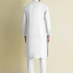Krudha Fashion Men Geometric Thread Work Kurta image 4