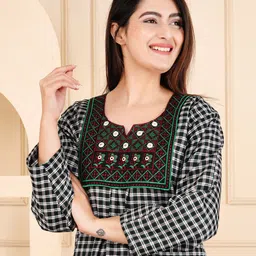 MAYA PRINT Checked Maxi Nightdress image 2