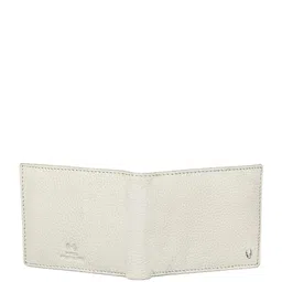 WildHorn Men Textured Leather Two Fold Wallet image 5