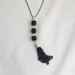 Piu Jewels Gold-Plated Artificial Beaded Statement Necklace-picture-14