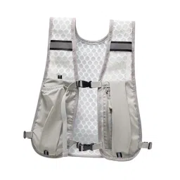 THE STYLE SUTRA Hydration Vest for Men Women Reflective Water Pack for Trail Race Marathoner Gray image 4