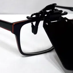 VELERION Clip-on Eye Blinder (Black) image 1