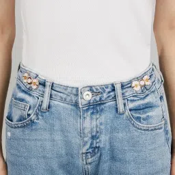 Xenos Instant Jeans Button Pins Waist Tightener Set (4 pcs White Flower pin) Make The Waist Fit for Skirt Pants Robe, No Sewing Required Waist Buckle for Loose Jeans Pants (4 pcs) (Jeans Button) image 3