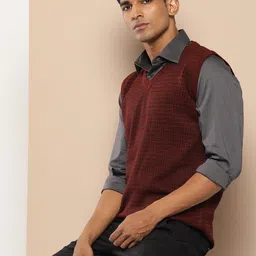 invictus Men Self Design V Neck Maroon Sweater-picture-16