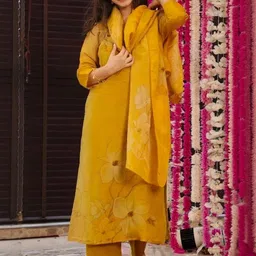 Vaidehi Fashion Floral Printed Kurta With Palazzos & Dupatta image 2