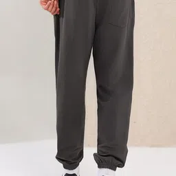 Styli Men Oversized Fit Cotton Terry Minimal Print Jogger image 3