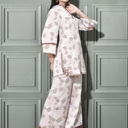 FFU Printed V-Neck Tunic With Trousers Co-Ords image 5