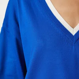 Happiness istanbul Women Solid V-Neck Long Sleeves Pullover image 2