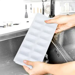 Comet Plastic Ice Cube Tray Set of 4 White Plastic Ice Cube Tray image 4