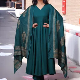 Aaghnya V-Neck Anarkali Kurta With Trousers & Dupatta-picture-18