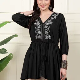 MS.MATWALI Floral Embroidered V-Neck Thread Work Pure Crepe Thread Work Kurti-picture-37