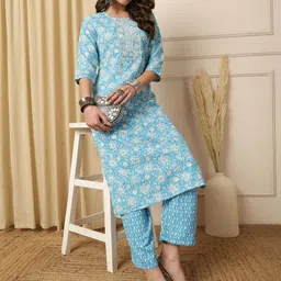 Anouk Women Floral Printed Linen Kurta with Trousers image 5