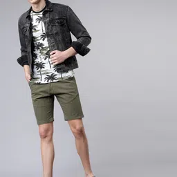 highlander Solid Men Green Chino Shorts image 2