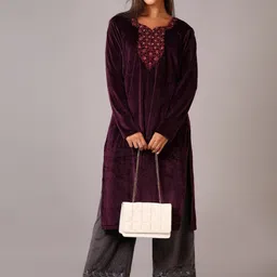 V-Mart Women Geometric Printed Thread Work Anarkali Kurta image 4