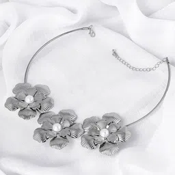 JOKER & WITCH Gloxinia Silver-Plated Beaded Floral Shaped Statement Necklace-picture-26