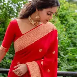 quelea Women Floral Print Saree with Contrast Border-picture-33