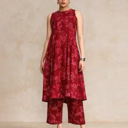varanga Floral Printed Halter Neck Anarkali Kurta With Trouser image 1