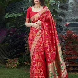 bermondsey Banarasi Silk Kanjeevaram Saree with Contrast Border-picture-42