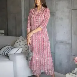 nirvaan Women Printed Straight Kurta with Pants Set-picture-26