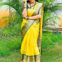 Anouk Woven Design Zari Silk Blend Handloom Banarasi Saree image 4