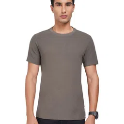 SF JEANS by Pantaloons Men Solid Round Neck T-shirt-image-90