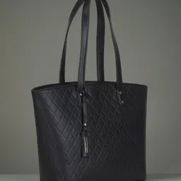 Toteteca Textured Oversized Quilted Structured Shoulder Bag image 3