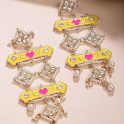 KARATCART Gold Plated Contemporary Kundan Pearl Enamelled Drop Earrings image 2