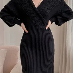 LULU & SKY Ribbed V-Neck Sheath Dress-picture-21