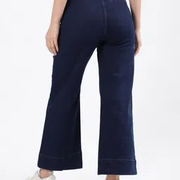 Iconic Women Mid-Rise Flared Stretchable Jeans image 4