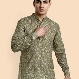Vardha Ethnic Motifs Printed Band Collar Roll Up Sleeves Cotton Straight Short Kurta-picture-34